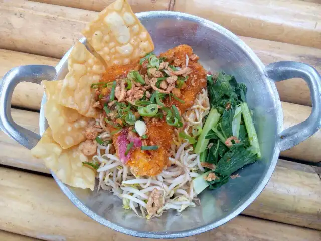 Gambar Makanan Berebut Bakmi 7