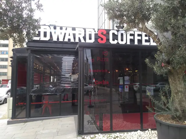Chef Edward's Coffee'nin yemek ve ambiyans fotoğrafları 3