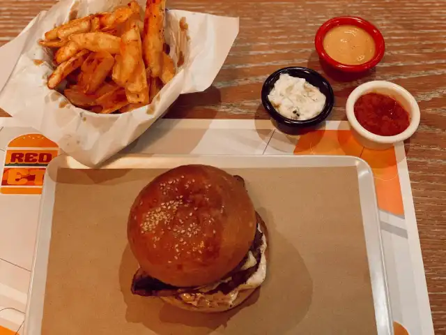 Red et Burger'nin yemek ve ambiyans fotoğrafları 7
