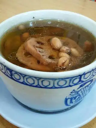 SYT Clay Pot Chicken Rice Food Photo 2