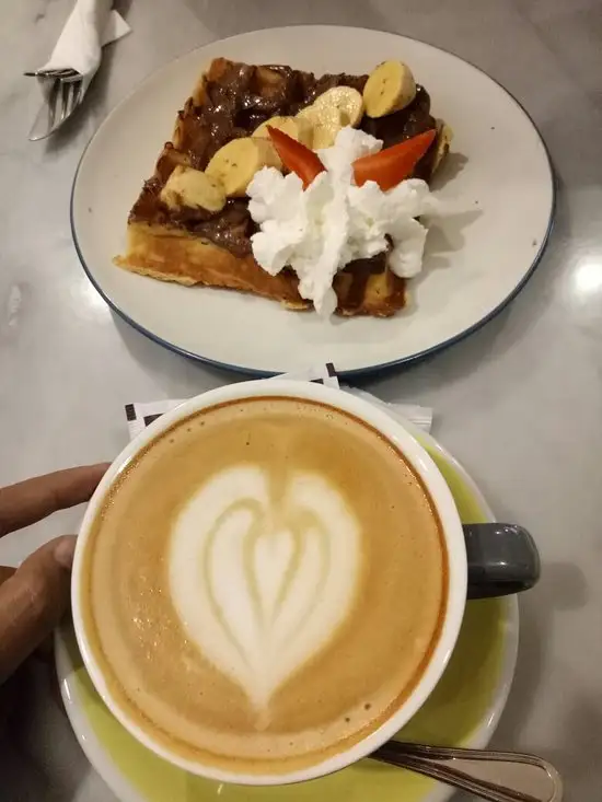 Gambar Makanan Brown Fox Waffle & Coffee 14