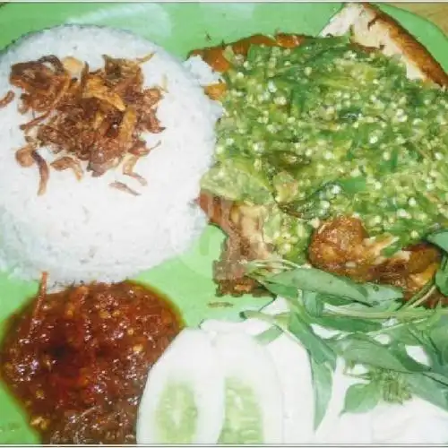 Gambar Makanan Banyu Mili, Jl. Permai Raya 1