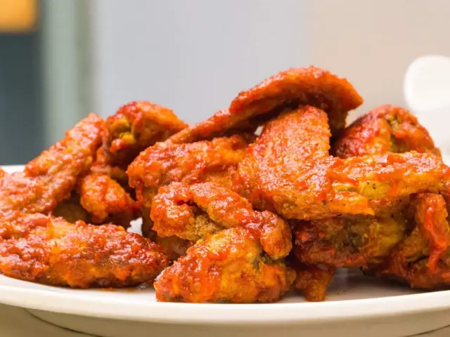 21 Dubs Flavored Chicken Wings Food Photo 4