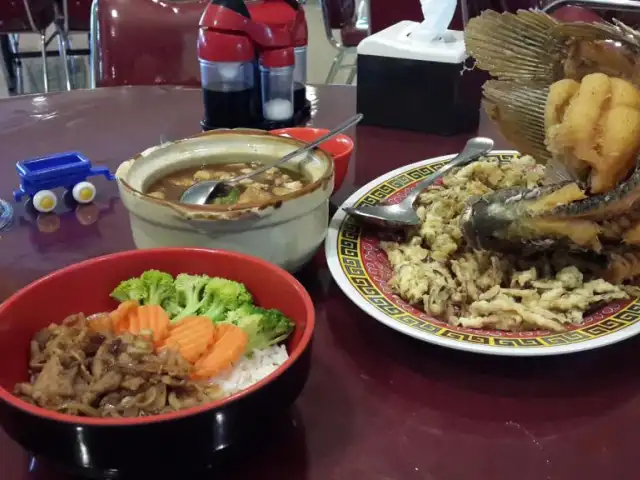 Gambar Makanan Furama Restaurant 4