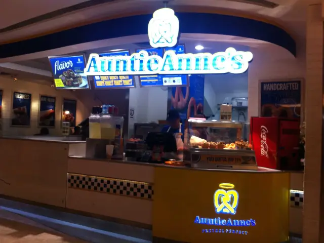 Gambar Makanan Auntie Anne's 18
