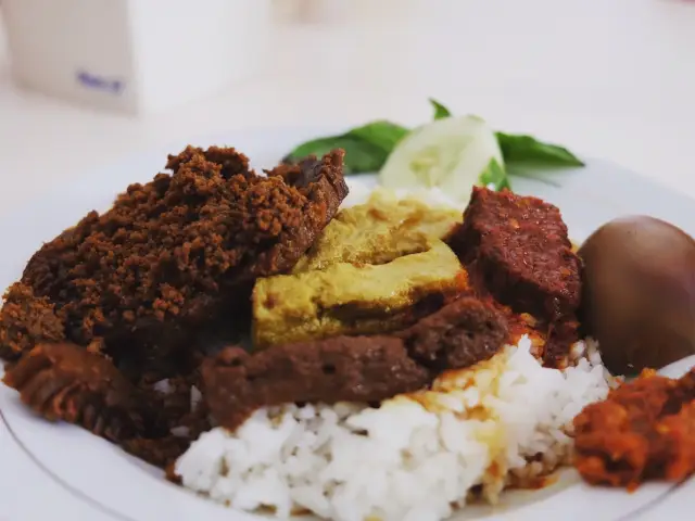 Gambar Makanan Depot Nasi Campur Pojok Tambak Bayan 2