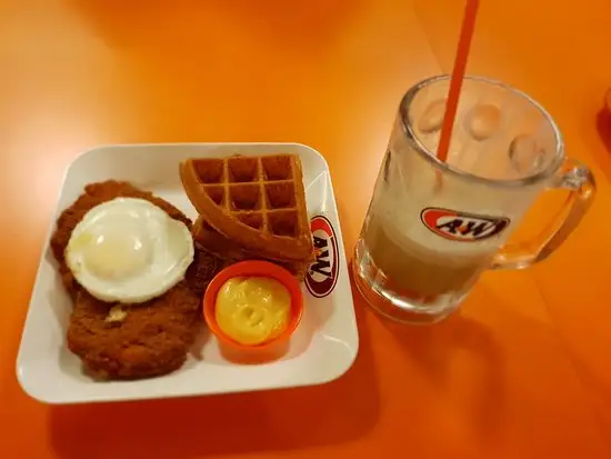 Gambar Makanan A&W Discovery Shopping Mal 4