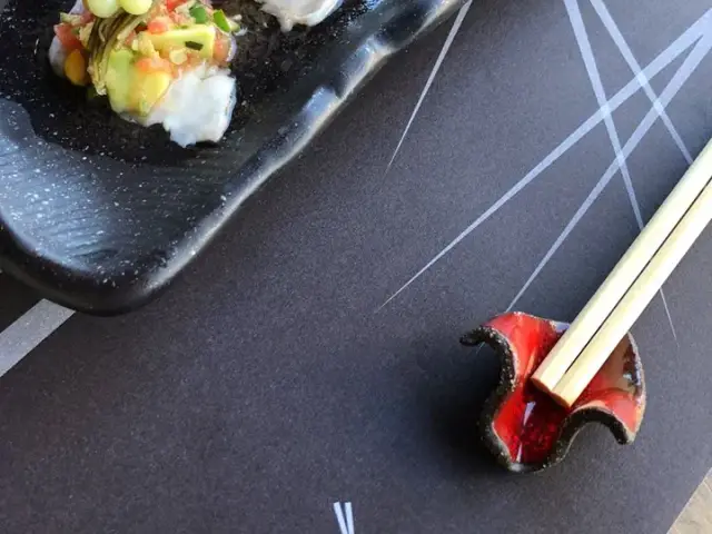 Yakuza Asian & Sushi'nin yemek ve ambiyans fotoğrafları 6