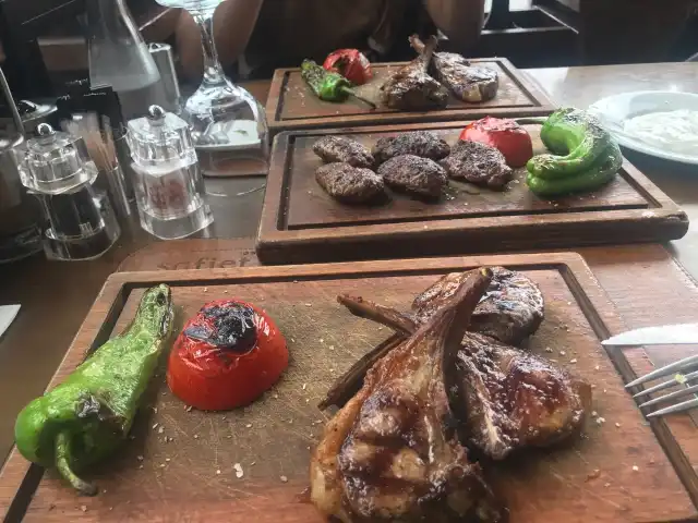 Safiet Steakhouse'nin yemek ve ambiyans fotoğrafları 18