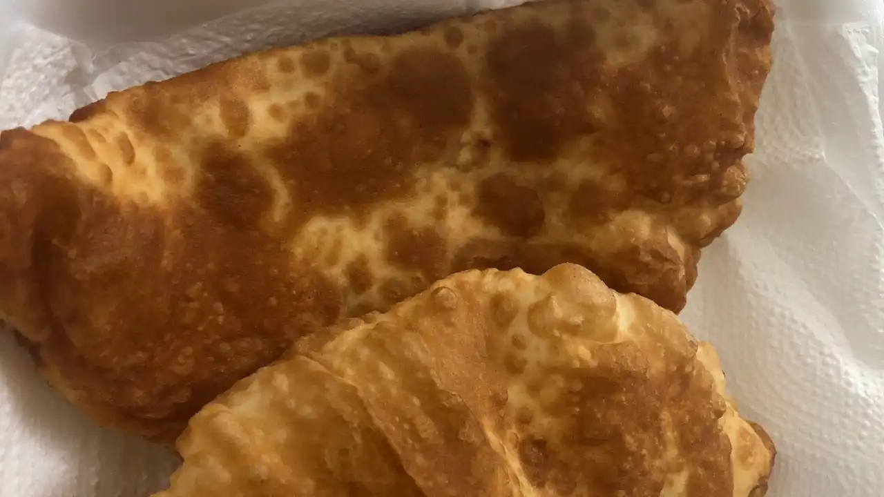 Teyzoş Mantı & Çiğ Börek Evi