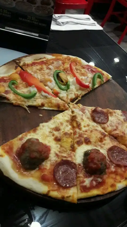 Capricciosa Pasta & Pizza Food Photo 5