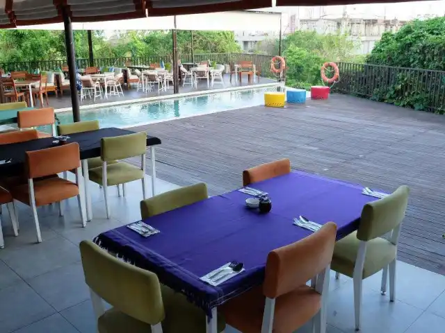 Gambar Makanan Bayleaf Restaurant & Lounge - Tjendana Villas 6