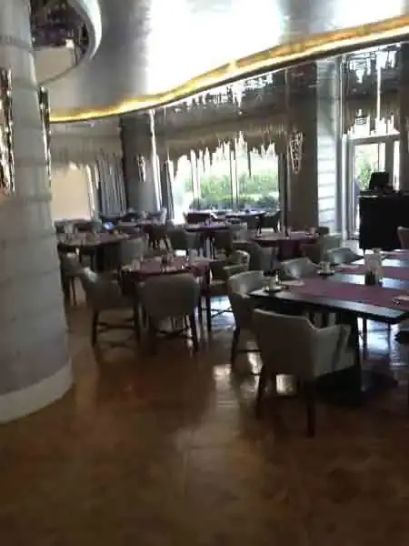 Remina Restaurant - Wyndham Grand İstanbul Kalamış Marina Hotel'nin yemek ve ambiyans fotoğrafları 4