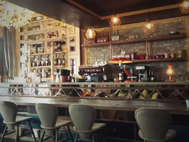 Alexandra Cocktail Bar'nin yemek ve ambiyans fotoğrafları 79