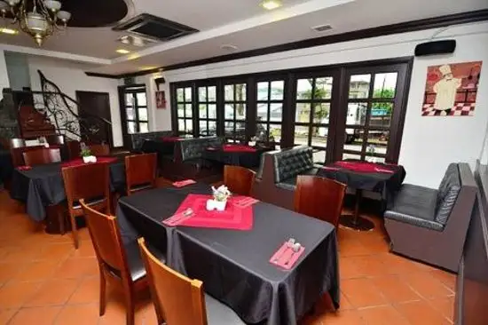 EVO Restaurant & Lounge