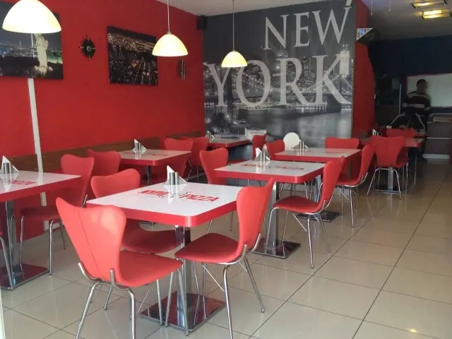 New York Pizza Delivery'nin yemek ve ambiyans fotoğrafları 5