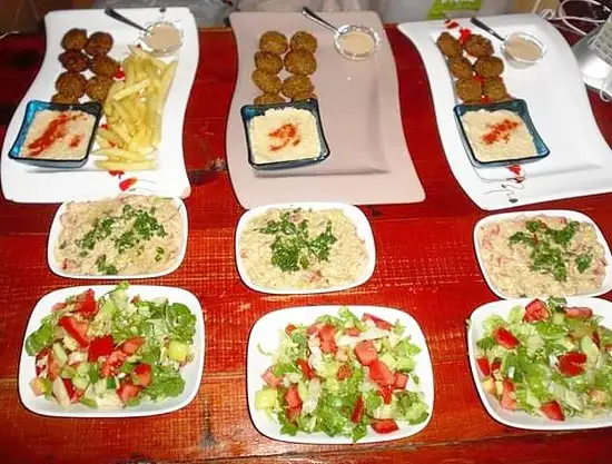 Falafel Zone'nin yemek ve ambiyans fotoğrafları 3