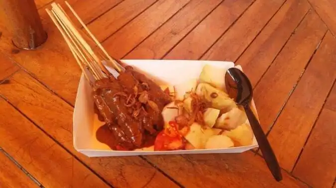 Sate Ayam Kambing & Tongseng Cak Mamat