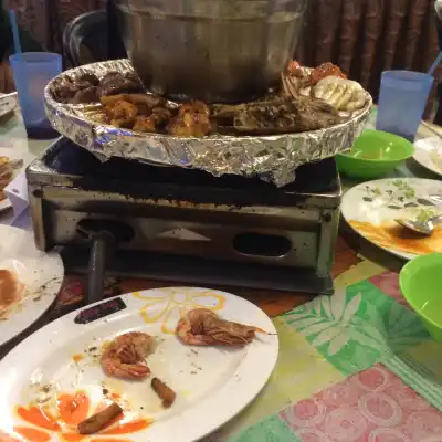 Polkadot Steamboat And Grill