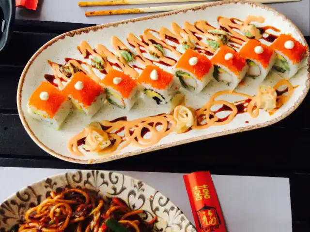 Myo Chinese & Sushi'nin yemek ve ambiyans fotoğrafları 9