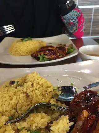 SATAY CAFE & TAT CHICKEN RICE