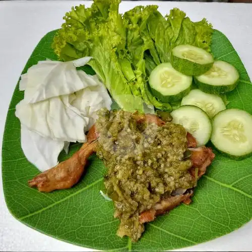 Gambar Makanan Ayam Penyet Sambal Ijo Ma'E, Kebon Jeruk 19