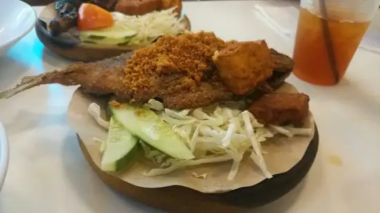 Waroeng Penyet - The Curve Food Photo 3