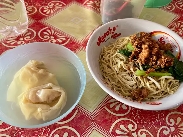 Gambar Makanan MiatoMieAyamBangkaBumbuAyam 2