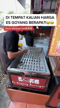 Makan Es Goyang di Pantjoran PIK, Jakarta Utara