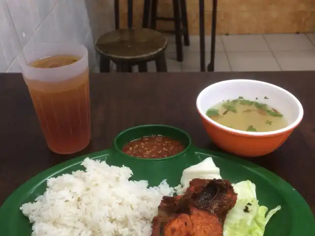 Restoran Nasi Ayam Penyet Power, Melaka Sentral Food Photo 1
