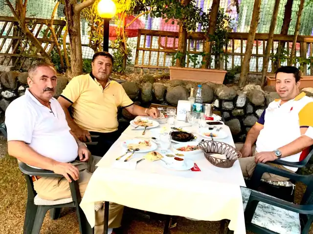 Çiçekli Bahçe'nin yemek ve ambiyans fotoğrafları 1