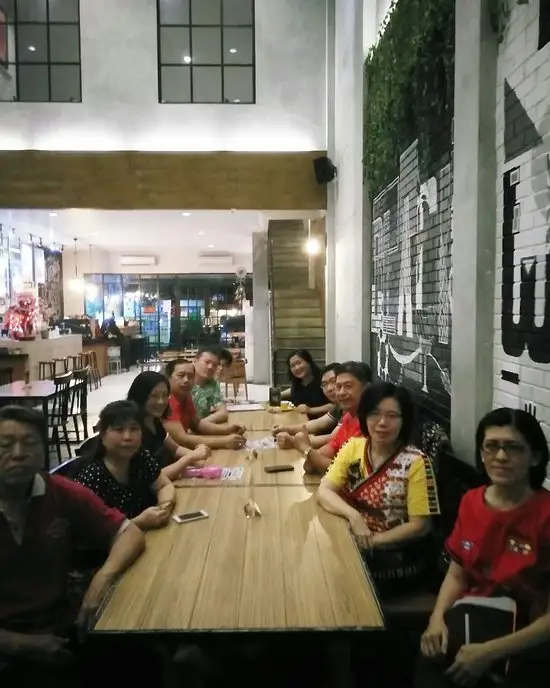 Gambar Makanan Friends Eats & Coffee 4