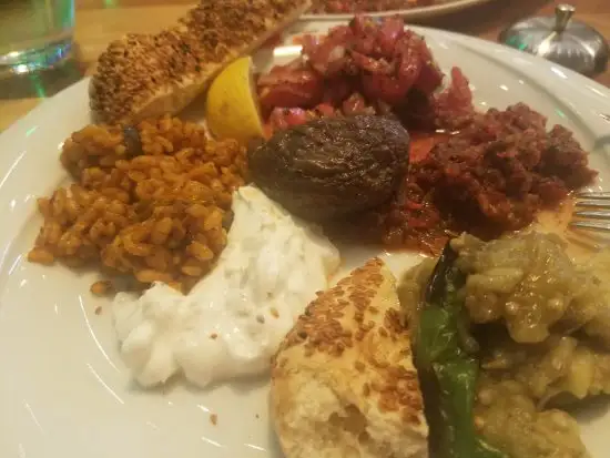 Güloğlu'nin yemek ve ambiyans fotoğrafları 1
