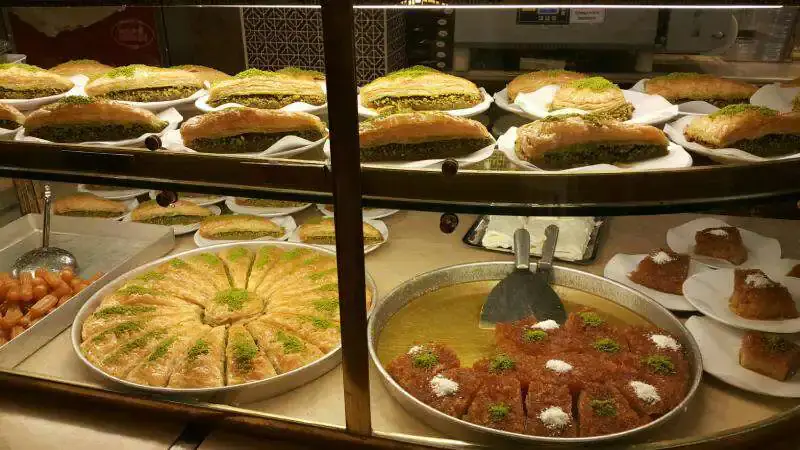 Karaköy Güllüoğlu'nin yemek ve ambiyans fotoğrafları 76
