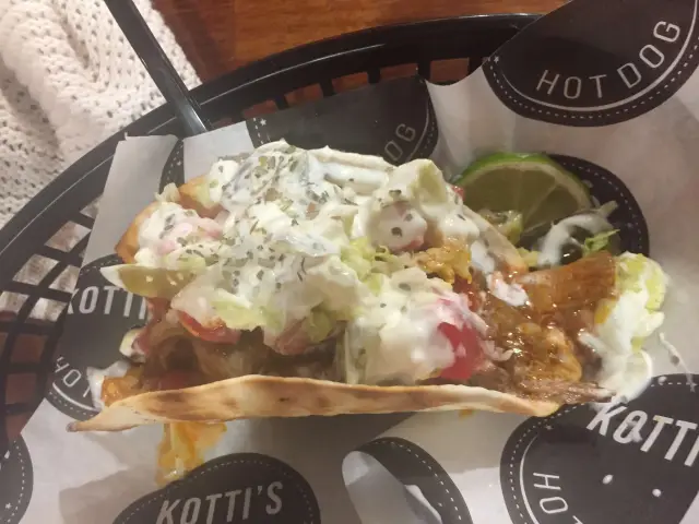 Kotti's Hot Dog'nin yemek ve ambiyans fotoğrafları 6
