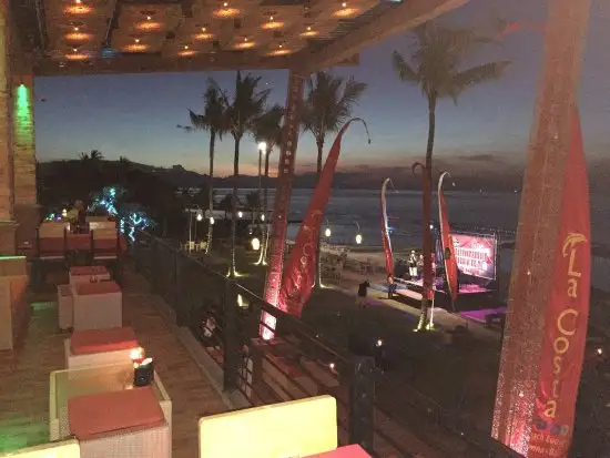Gambar Makanan La Costa Beach Lounge 3