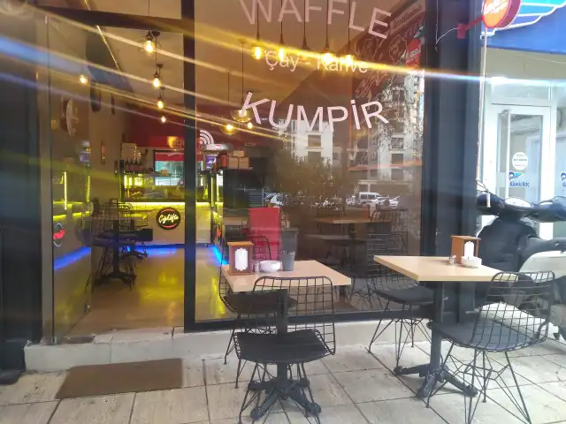 Lagash Çiğ Köfte & Kumpir & Waffle'nin yemek ve ambiyans fotoğrafları 16