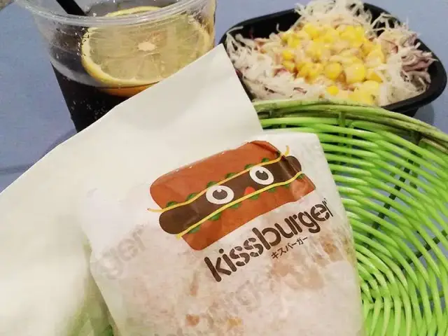 Kiss Burger Food Photo 8