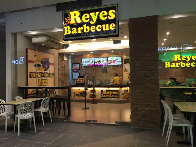 Reyes Barbecue Food Photo 4