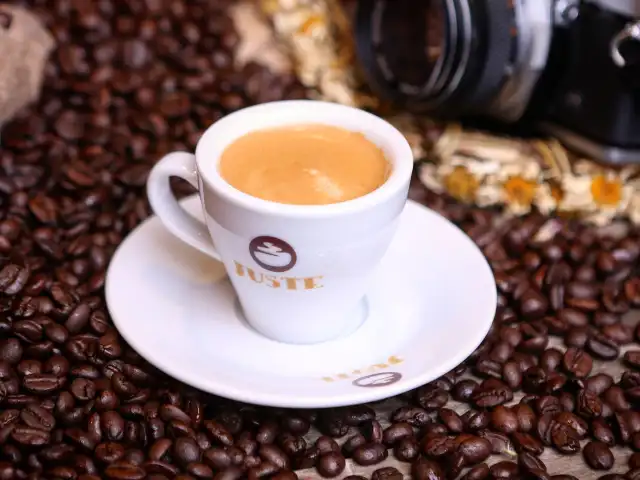 Juste Cafe'nin yemek ve ambiyans fotoğrafları 8