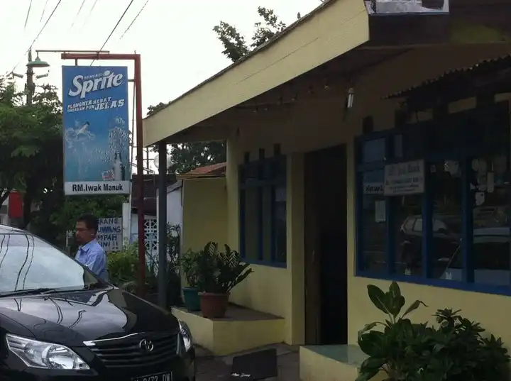 Warung Makan Iwak Manuk