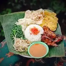 Gambar Makanan Kedai Surya (Nasi Campur / Lalapan), Sentot Prawirodirjo 1