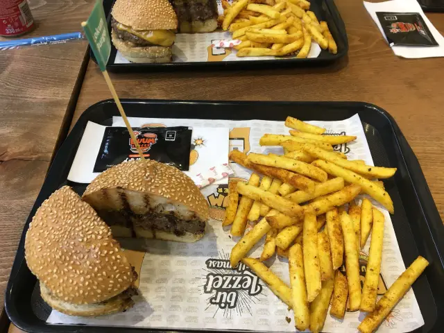 Buum Burger'nin yemek ve ambiyans fotoğrafları 1