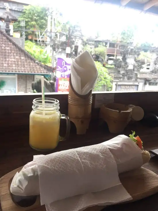 Gambar Makanan Daily Baguette Ubud 8