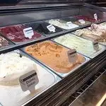 Vardarli Dondurma'nin yemek ve ambiyans fotoğrafları 2
