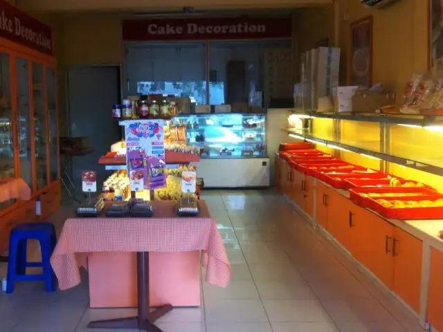 Gambar Makanan Capital Bakery & Cake 6