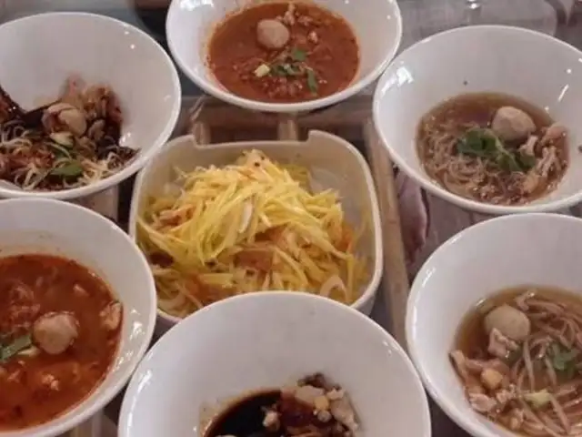 Thai Original Boat Noodles Food Photo 2