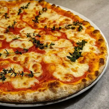 Pizzeria Pera'nin yemek ve ambiyans fotoğrafları 7