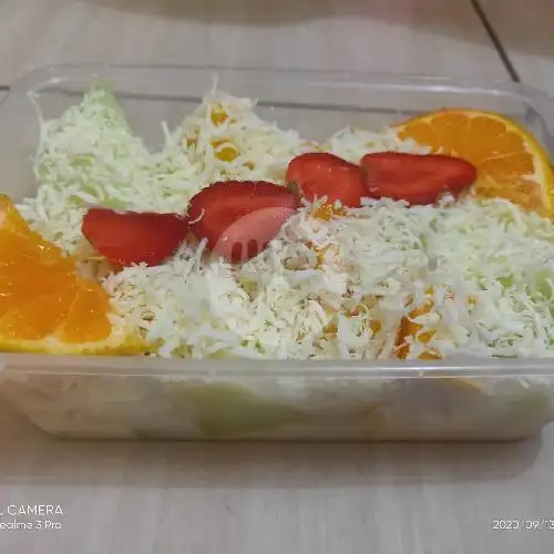 Gambar Makanan Salad Buah Mom's Kenzo, Cilincing 13