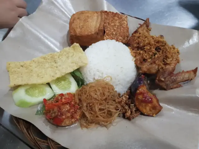 Gambar Makanan Ayam Penyet Surabaya 3